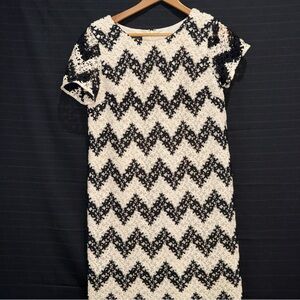 Talbots Womens Short Sleeve Black White Crochet Overlay Chevron Dress Size 6